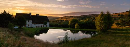 Saint Anthème France hotel promo code booking.com