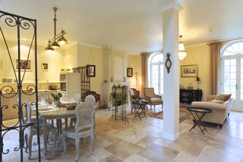 Conde sur Seulles France hotel promo code booking.com