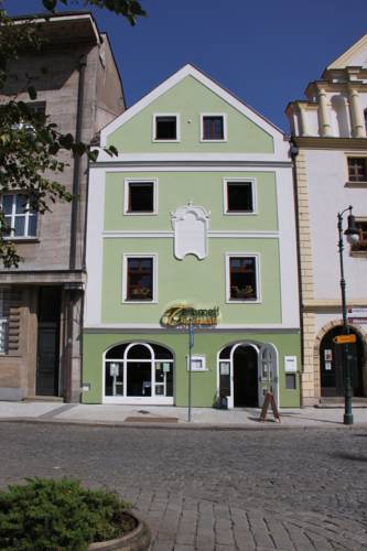 Louny Republica checa promoción de código de hotel booking.com