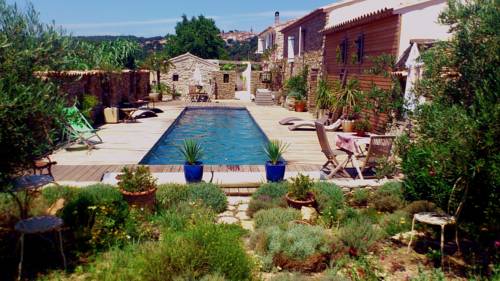 Le Castellet Francia promoción de código de hotel booking.com