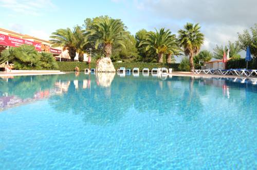 Cala blanca España promoción de código de hotel booking.com