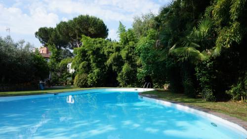 Lucca Italy hotel promo code booking.com